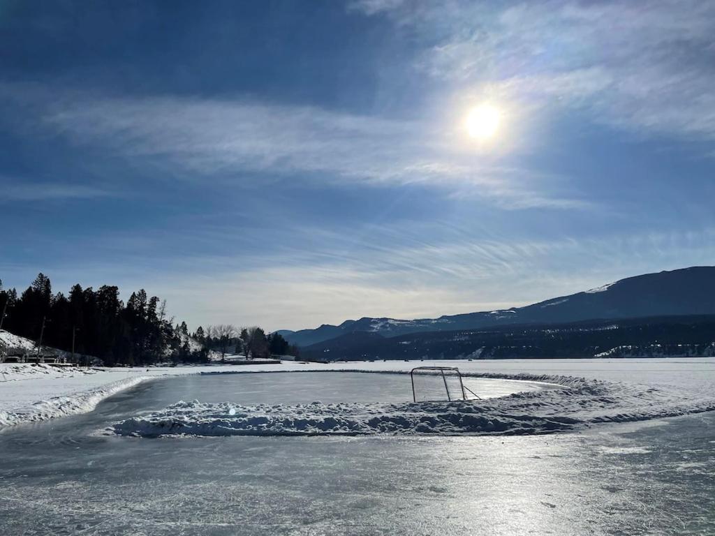 Akiskinook At Windermere Lake - Private Beach Access - New Pool And Hot Tub Now Open! Invermere Exterior foto